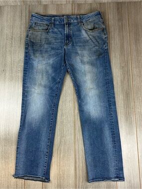 American Eagle Jeans Original Straight 36x30 (tag 36x32) Stained Distressed Blue